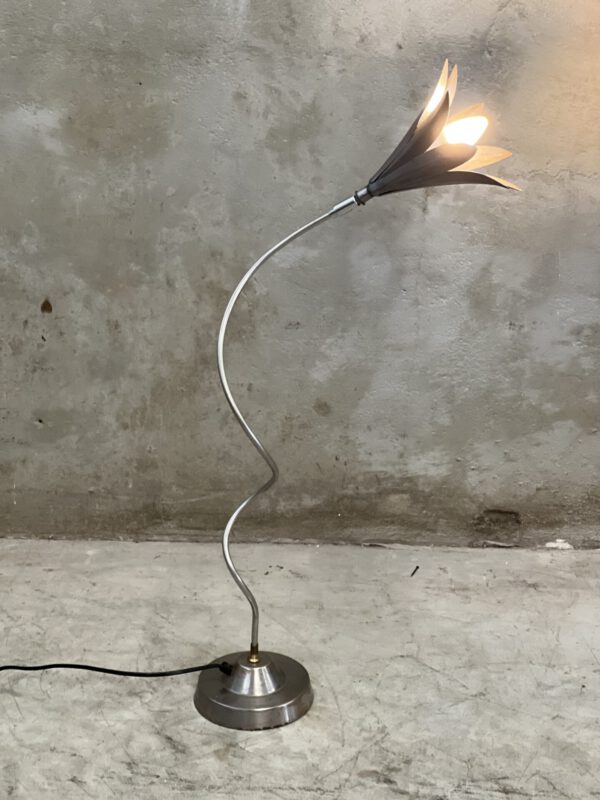 Vintage lamp, metalen bloem